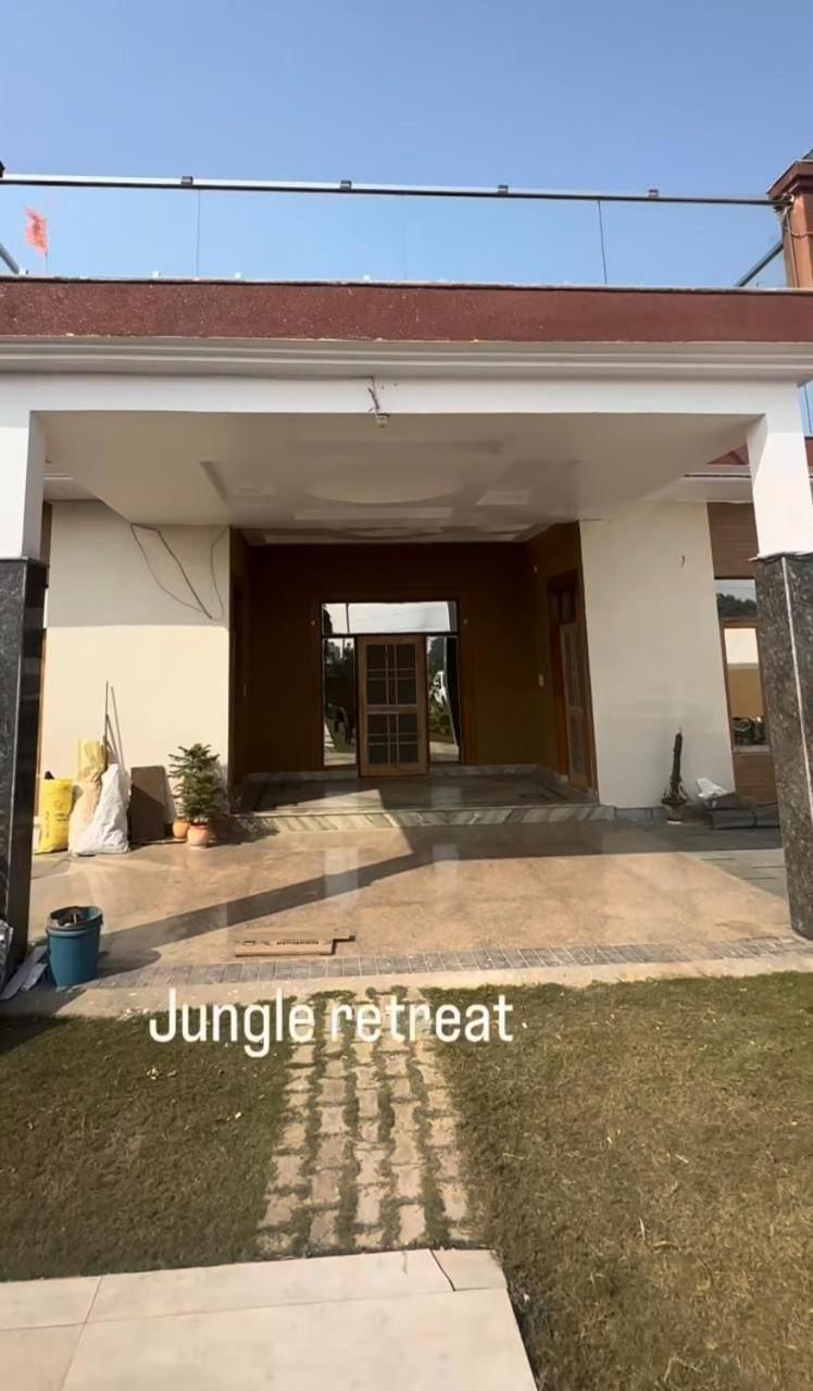 The Jungle Retreat Hotel Ghaziabad Bagian luar foto